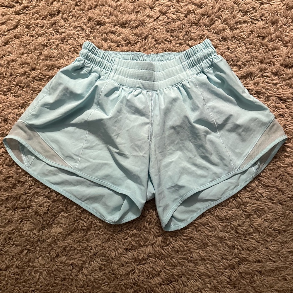 Lululemon hotty hot shorts 4” size 4 in a sky blue color.